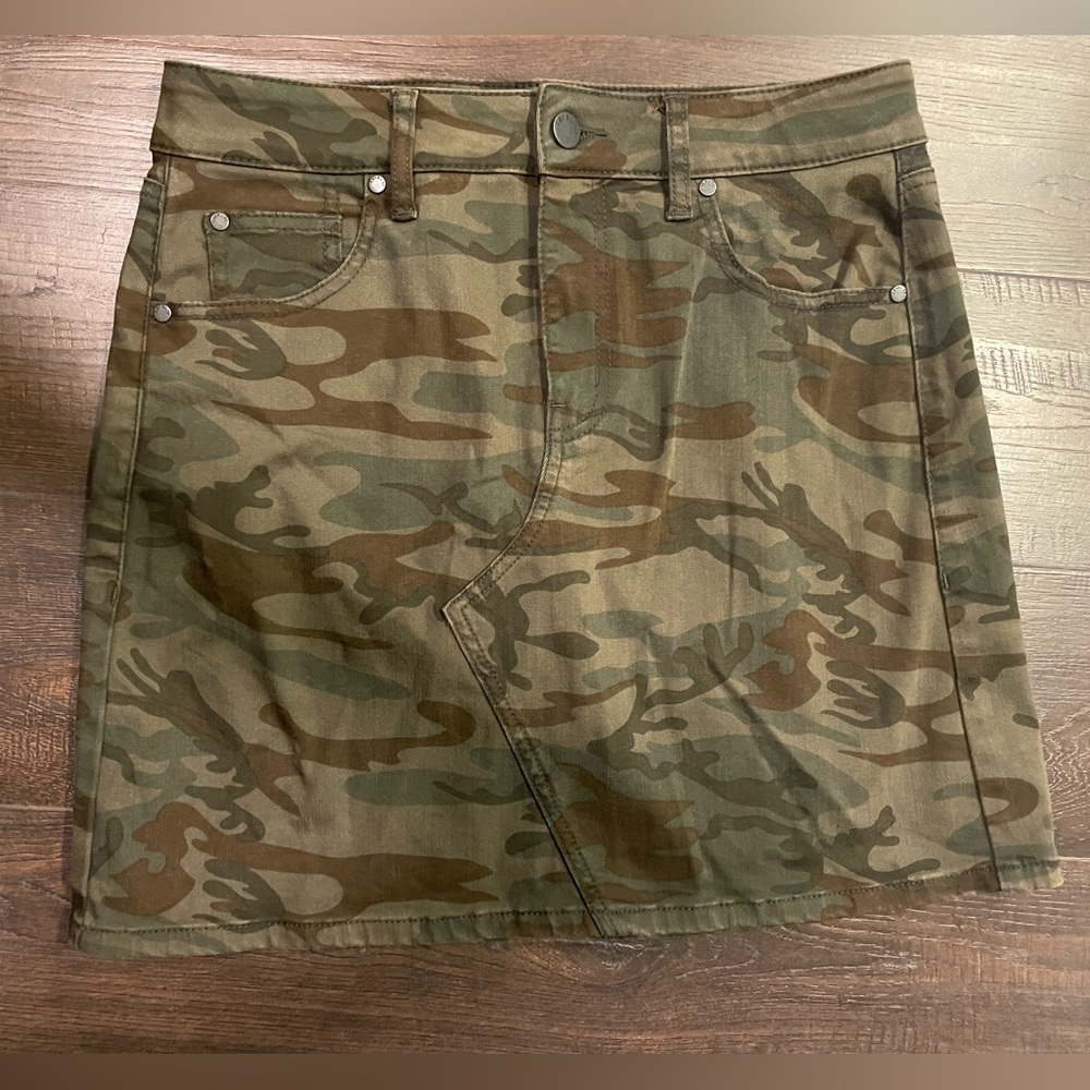 Women’s Skirt